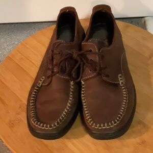 Gently used boys, leather hush puppy shoes, size 6 1/2 medium